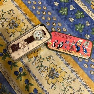 Vintage as new Warner Bros characters watch Brown Strap and Colorful Tin